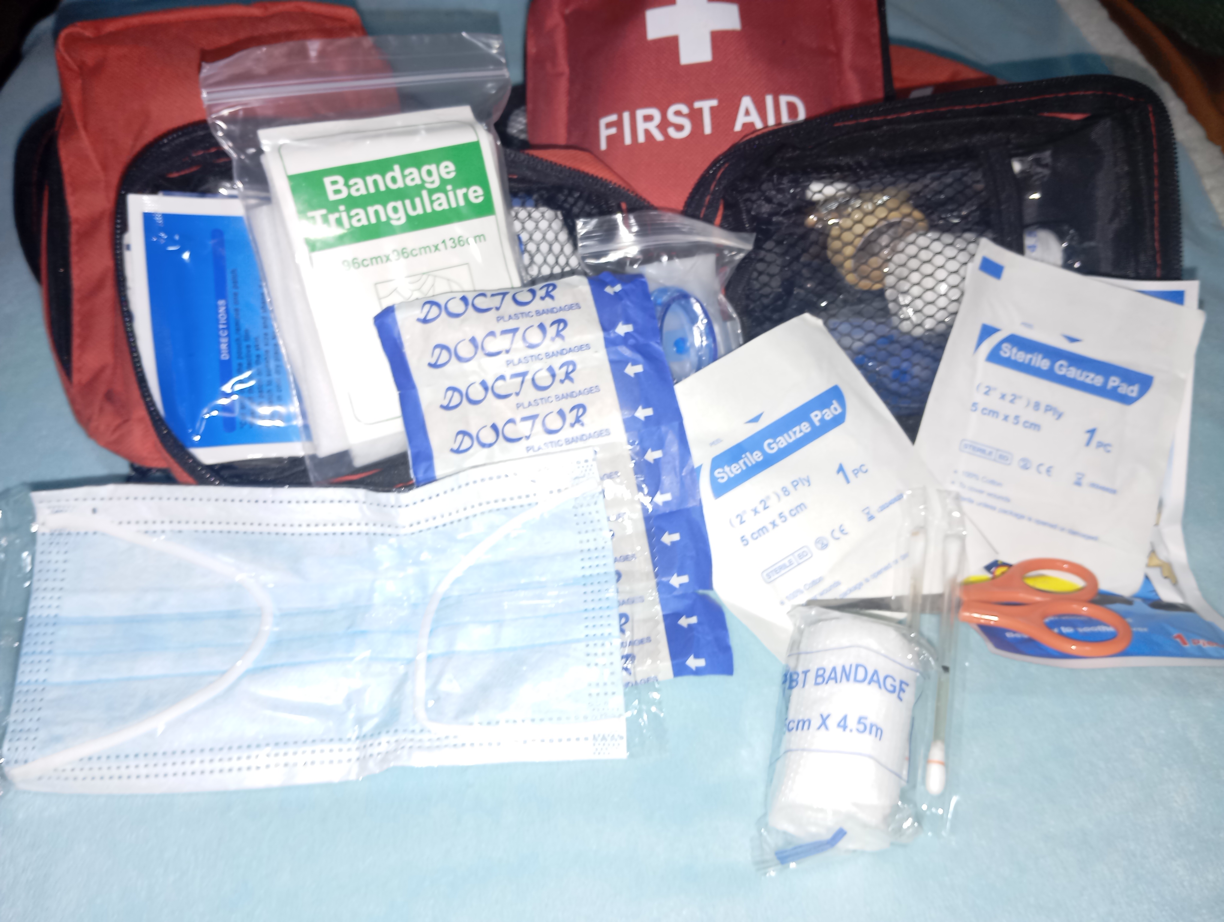 Salud y Equipamiento Médico - Botiquín de primeros auxilios.Lote al por mayor y detalle 2