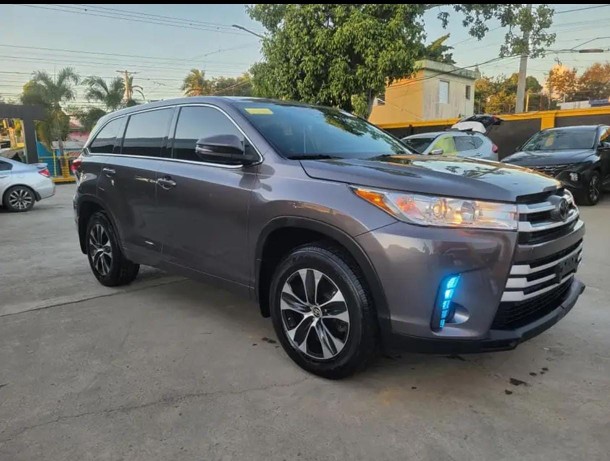 jeepetas y camionetas - Toyota higlander 2018 le plus 0