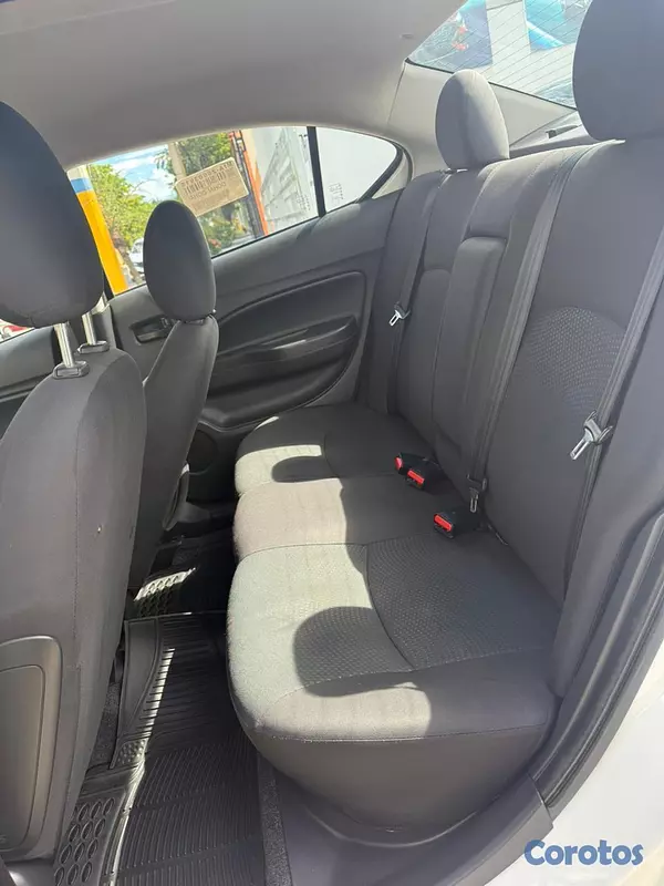 carros - Mitsubishi Mirage G4 ES 2020 3