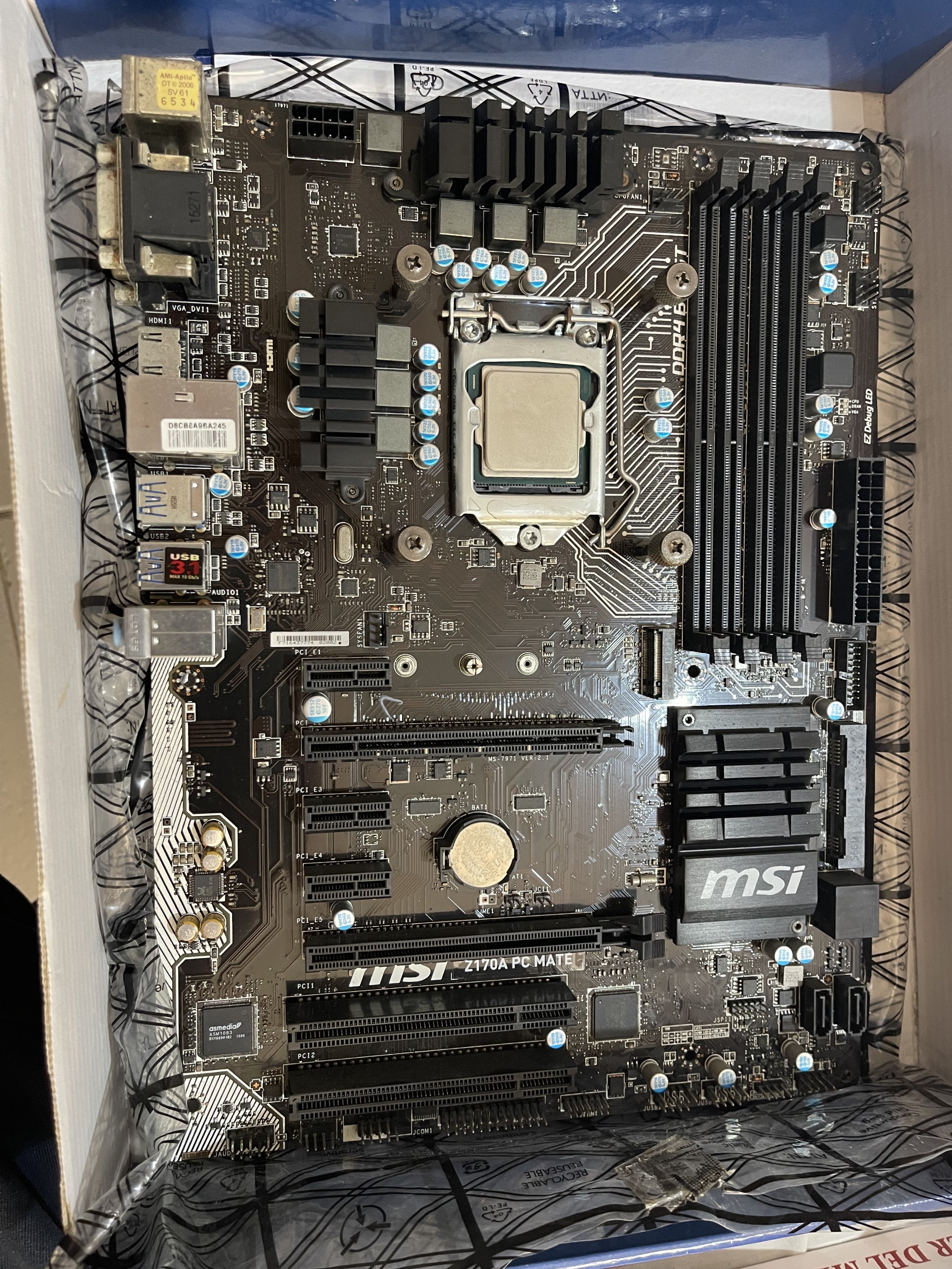 computadoras y laptops - vendo motheboard MSI Z170A con procesador Intel core i7 6700 3.4ghz 2