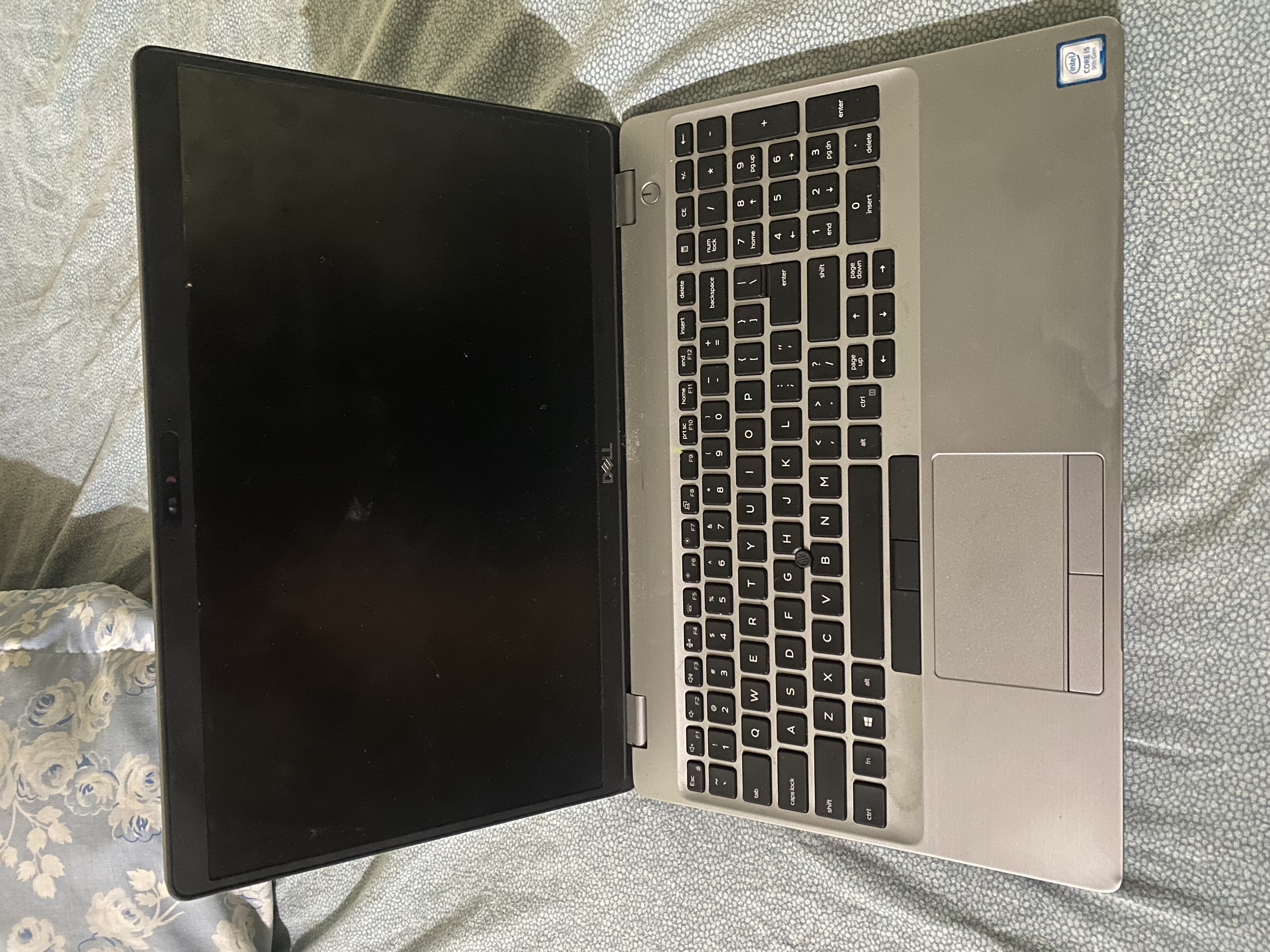 computadoras y laptops - Computadora como nueva solo 1 mes de uso  0