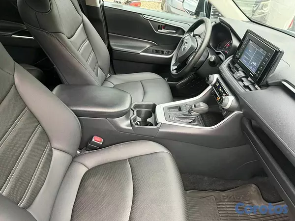 jeepetas y camionetas - Toyota rav4 2020 xle 9