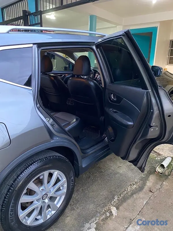 jeepetas y camionetas - Nissan ROGUÉ SV 2017 11