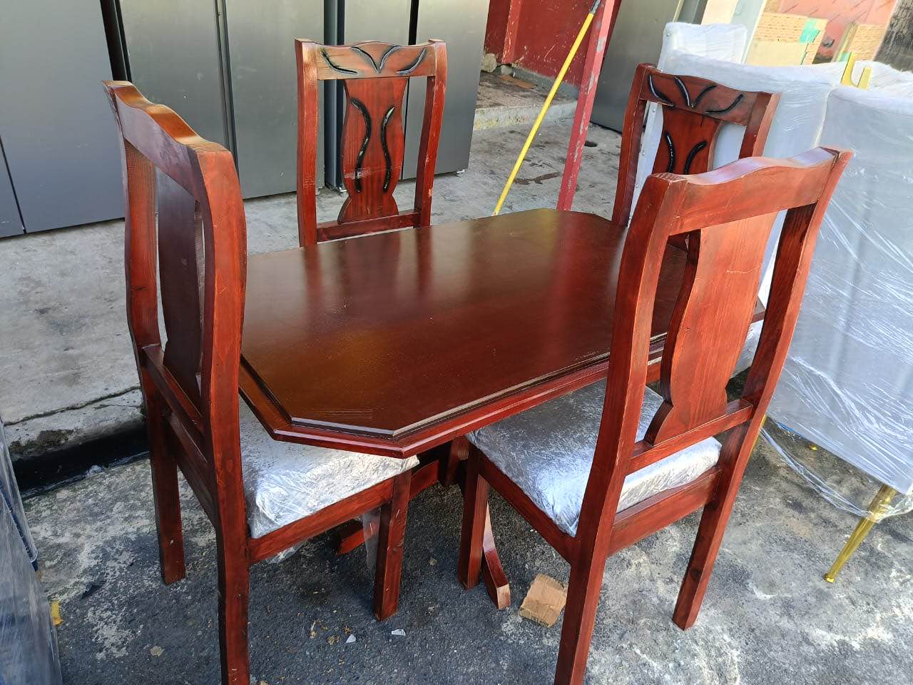 muebles y colchones - comedor de 4 sillas en madera 0