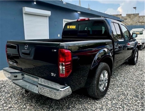 jeepetas y camionetas - Nissan Frontier SV 4x2 Doble Cabina 2019