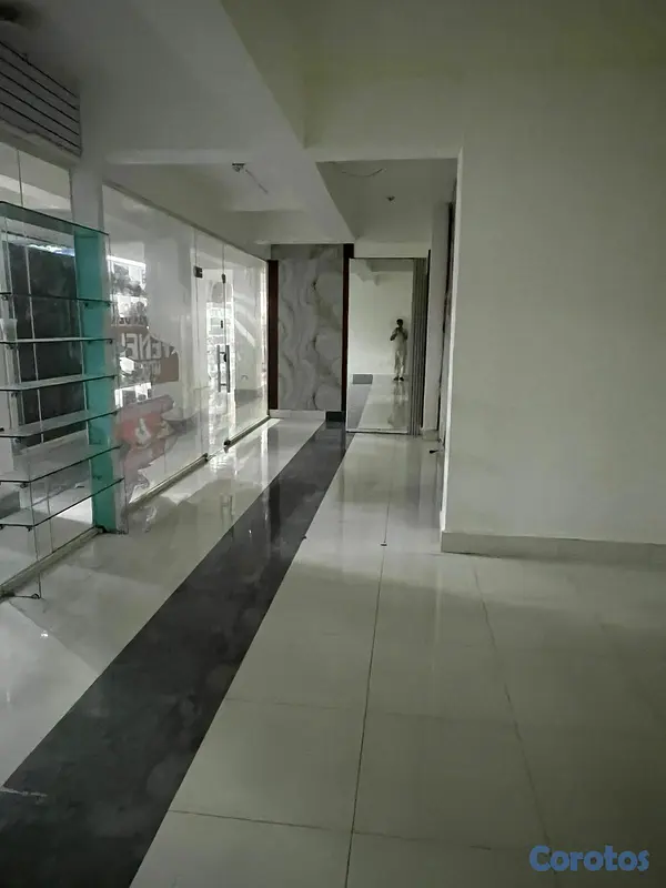 oficinas y locales comerciales - ¡Posicione su negocio en el corazón comercial de Santo Domingo! 4