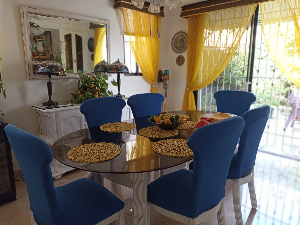 casas - Urbanización tropical, km 7 de la independencia. 

Hermosa casa con patio grande 4