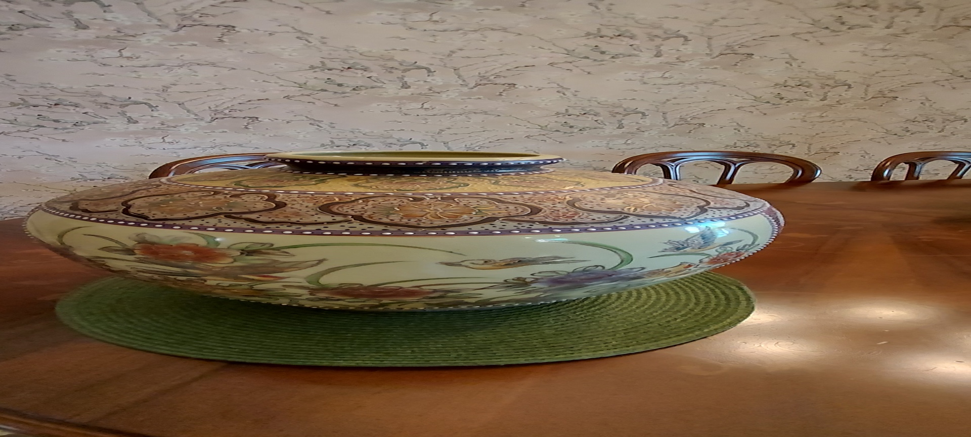 decoración y accesorios - Hermoso jarrón en ceramica pintada en relieve. 14 pulgadas alto x 13  ancho 3