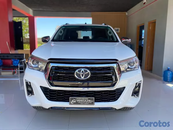 jeepetas y camionetas - Toyota Hilux 2020 4x4 diesel automática  3