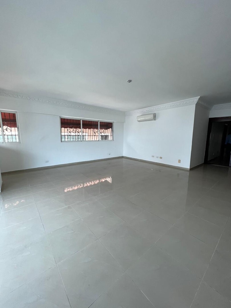 apartamentos - Se vende espacioso apartamento en Evaristo Morales 7