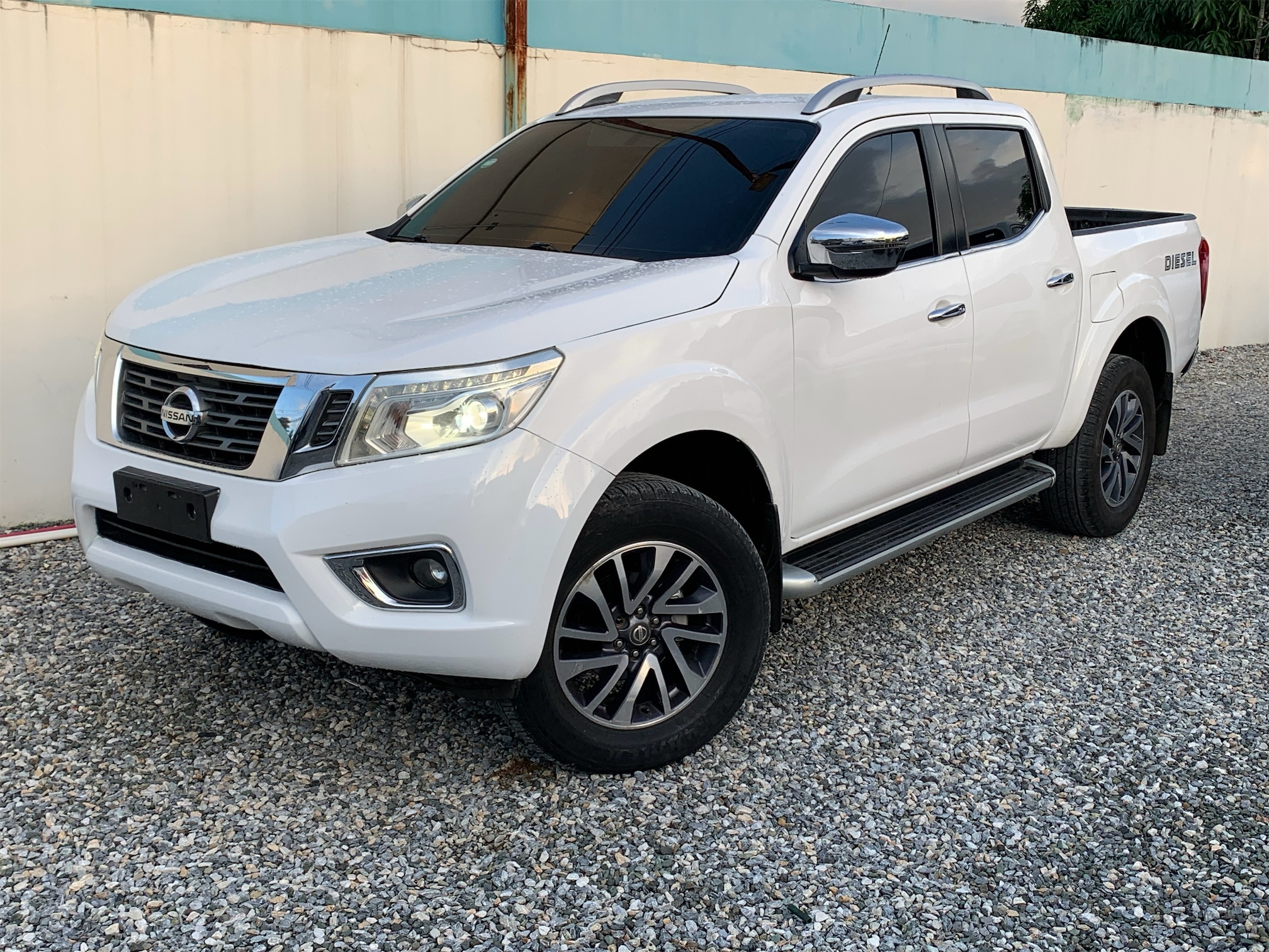 jeepetas y camionetas - 2016 NISSAN FRONTIER LE 4x4