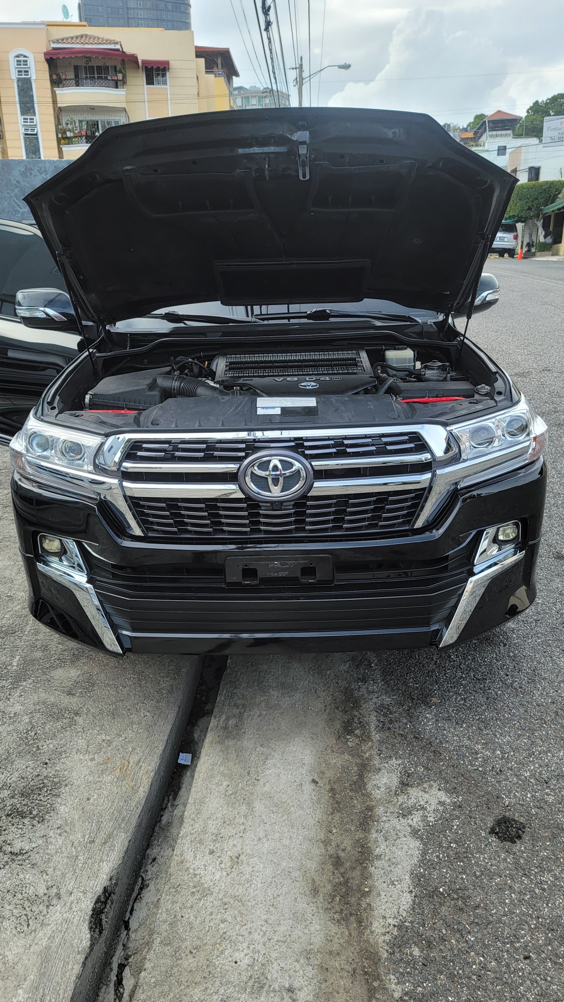 jeepetas y camionetas - LAND CRUISER VX-R 2010 9