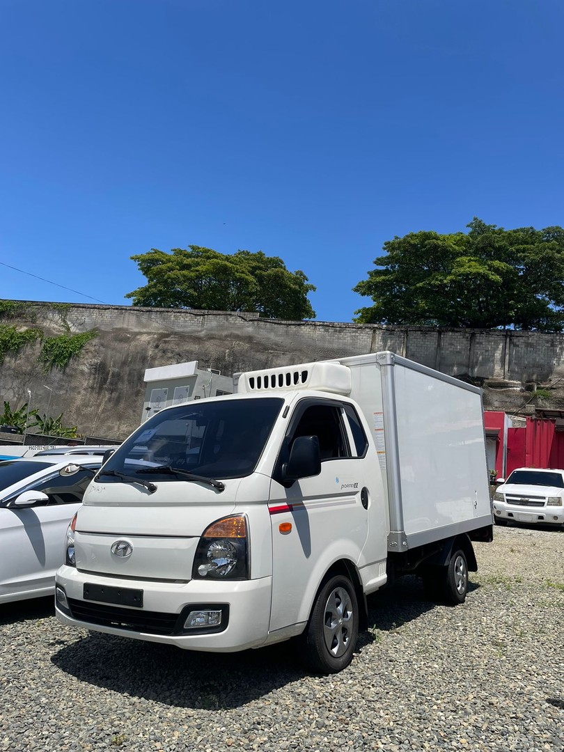 camiones y vehiculos pesados - HYUNDAI PORTER FREEZER 2019 (PRECIO NEGOCIABLE)