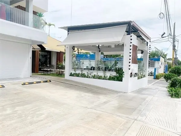 oficinas y locales comerciales - Local con terraza céntrico Prados 6