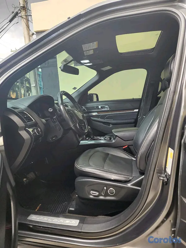 jeepetas y camionetas - FORD EXPLORER LIMITED 4WD 9