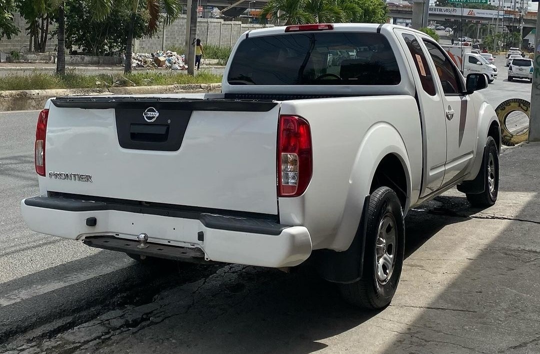 jeepetas y camionetas - 2019 Nissan Frontier S 2