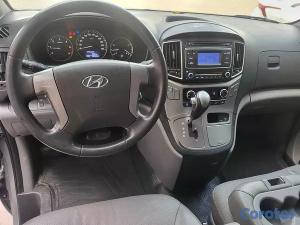 jeepetas y camionetas - HYUNDAI GRAND STAREX 2020 GRIS 9