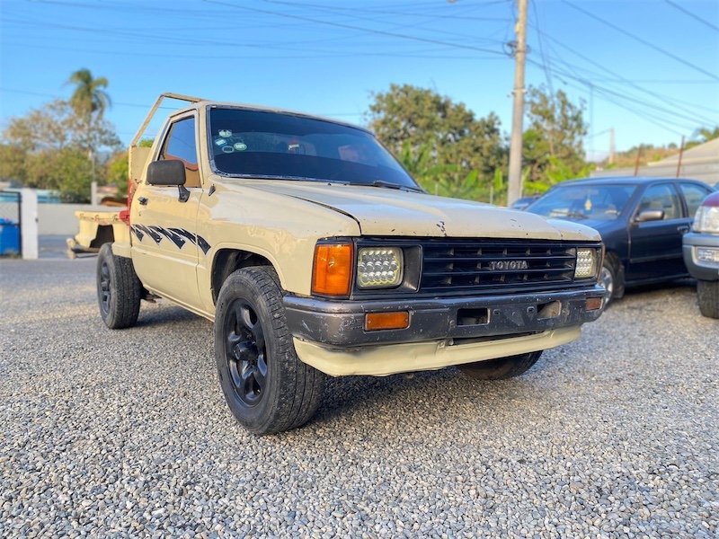 jeepetas y camionetas - Toyota pick up 1987 Hilux 1
