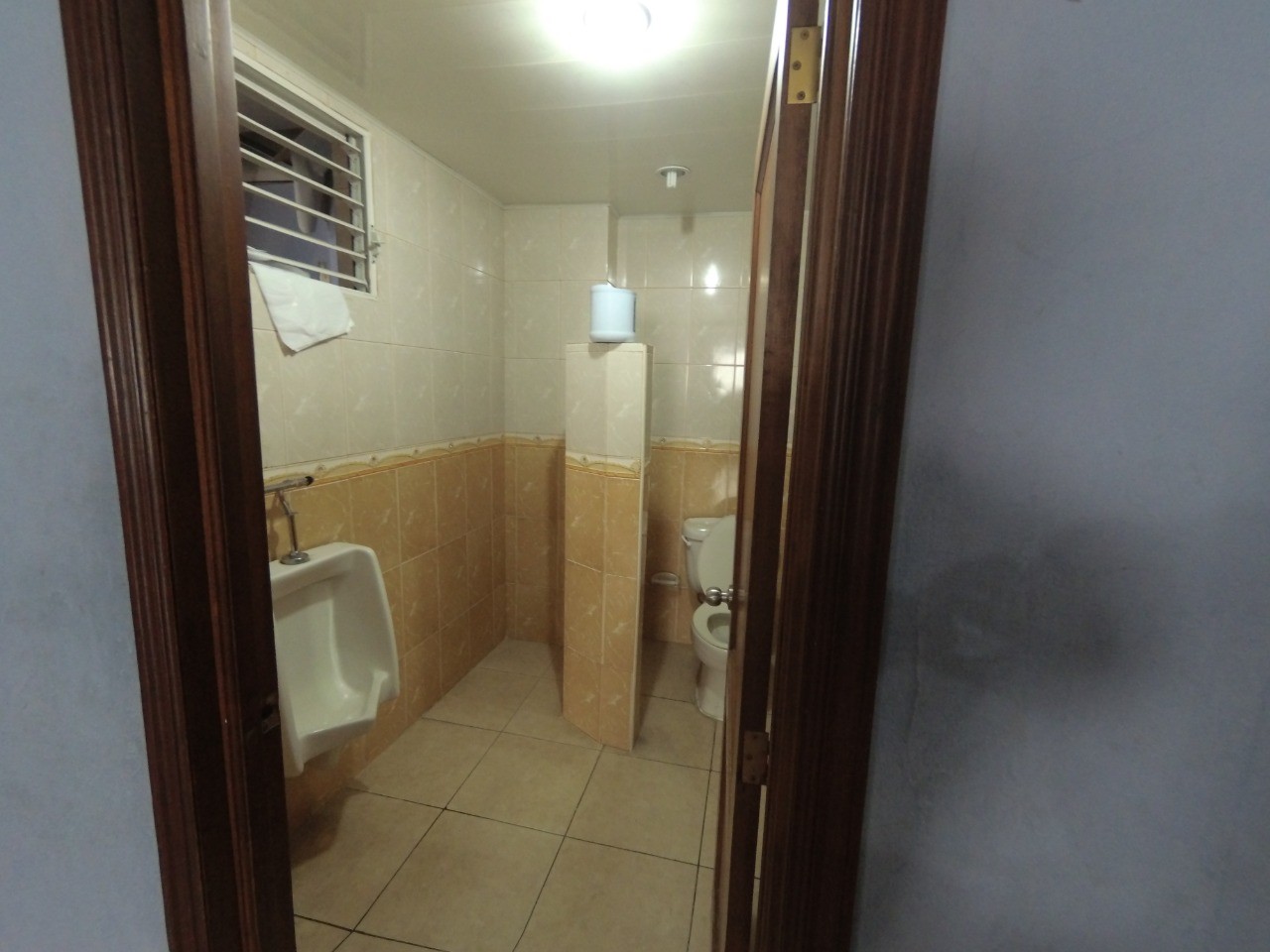 oficinas y locales comerciales - Local comercial  2 niveles en San Carlos 
 4