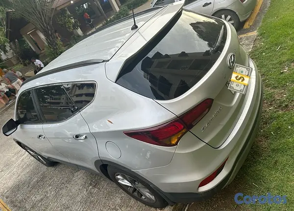 jeepetas y camionetas - Hyundai Santa Fe 2016 DOHC 7