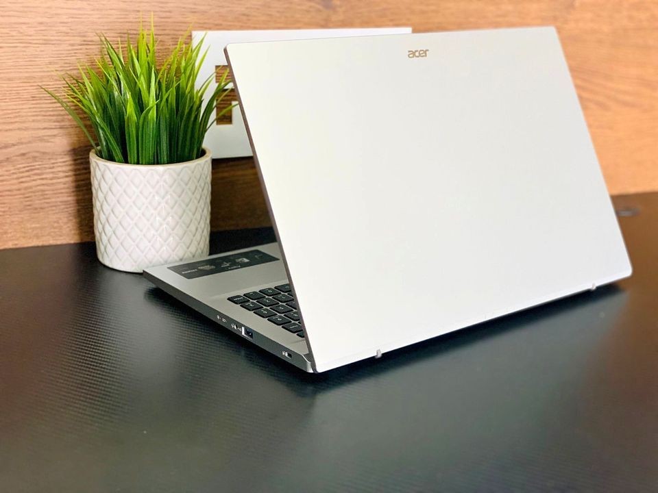 computadoras y laptops - Laptop Acer Aspire 3 15.6, core i5 12va 