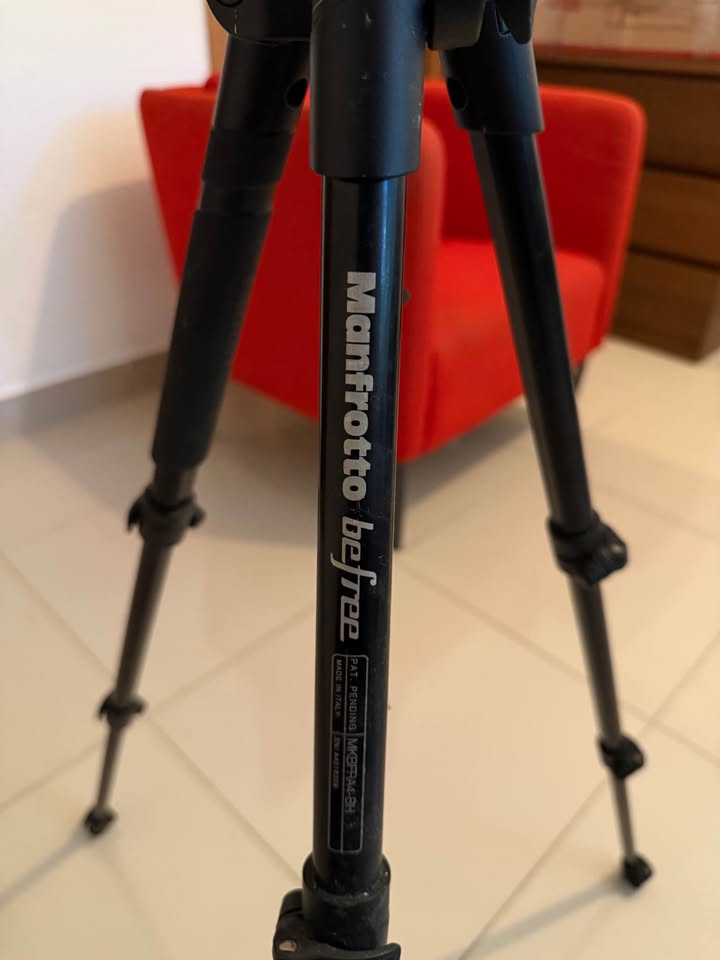 camaras y audio - Trípode Manfrotto Befree Travel ligero 1