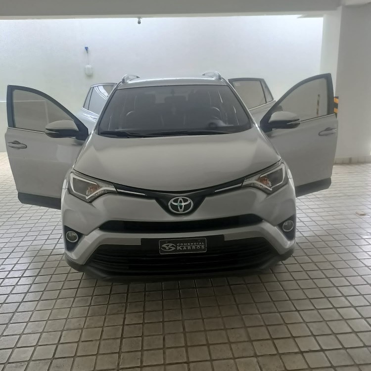 jeepetas y camionetas - Toyota rav4 2018 3