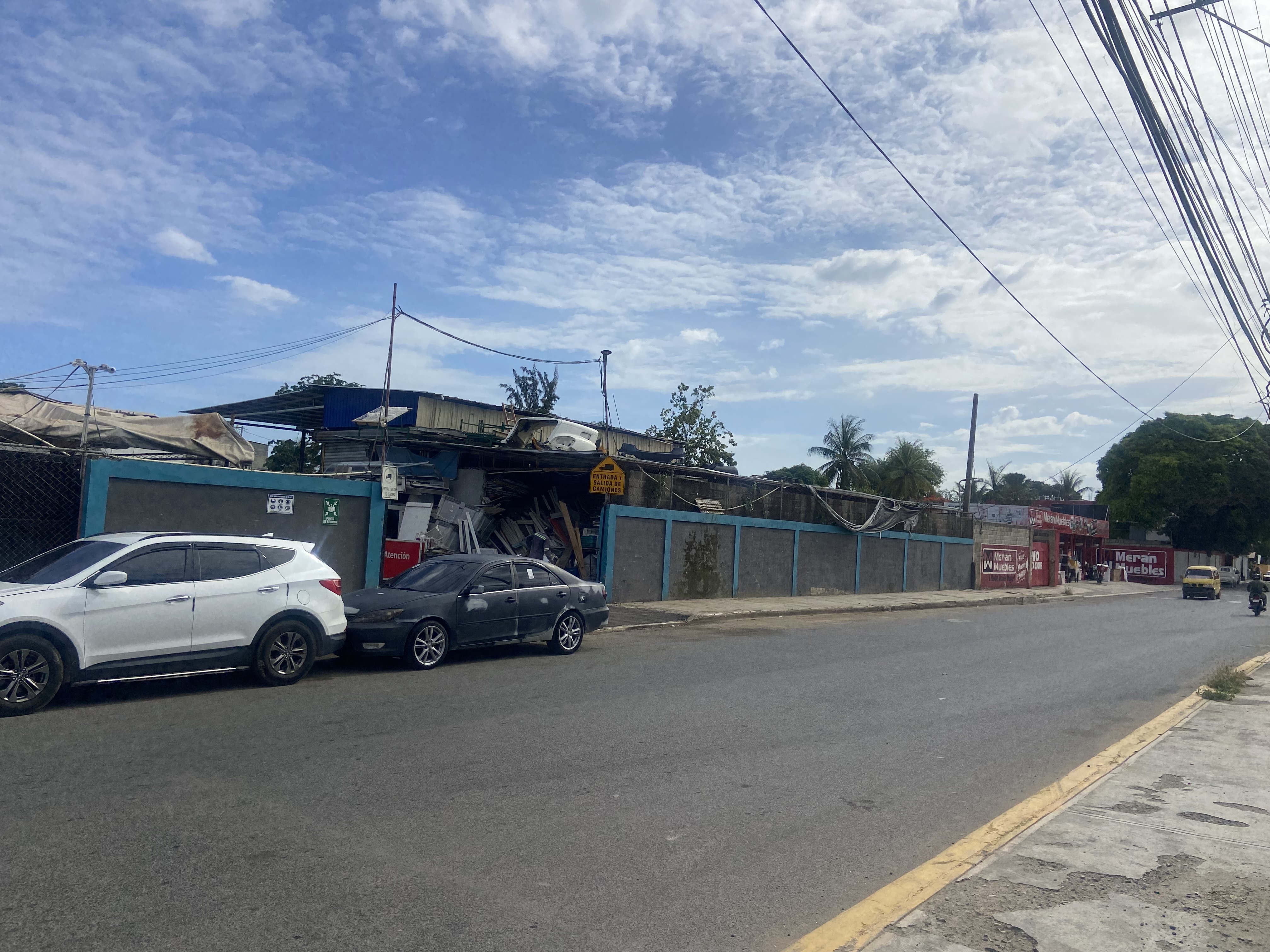 solares y terrenos - Local comercial con todos y maquinaria  9