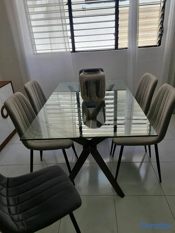 muebles y colchones - comedor hermoso de 6 sillas moderno con Tope de Cristal comprado en ILUMEL. 2