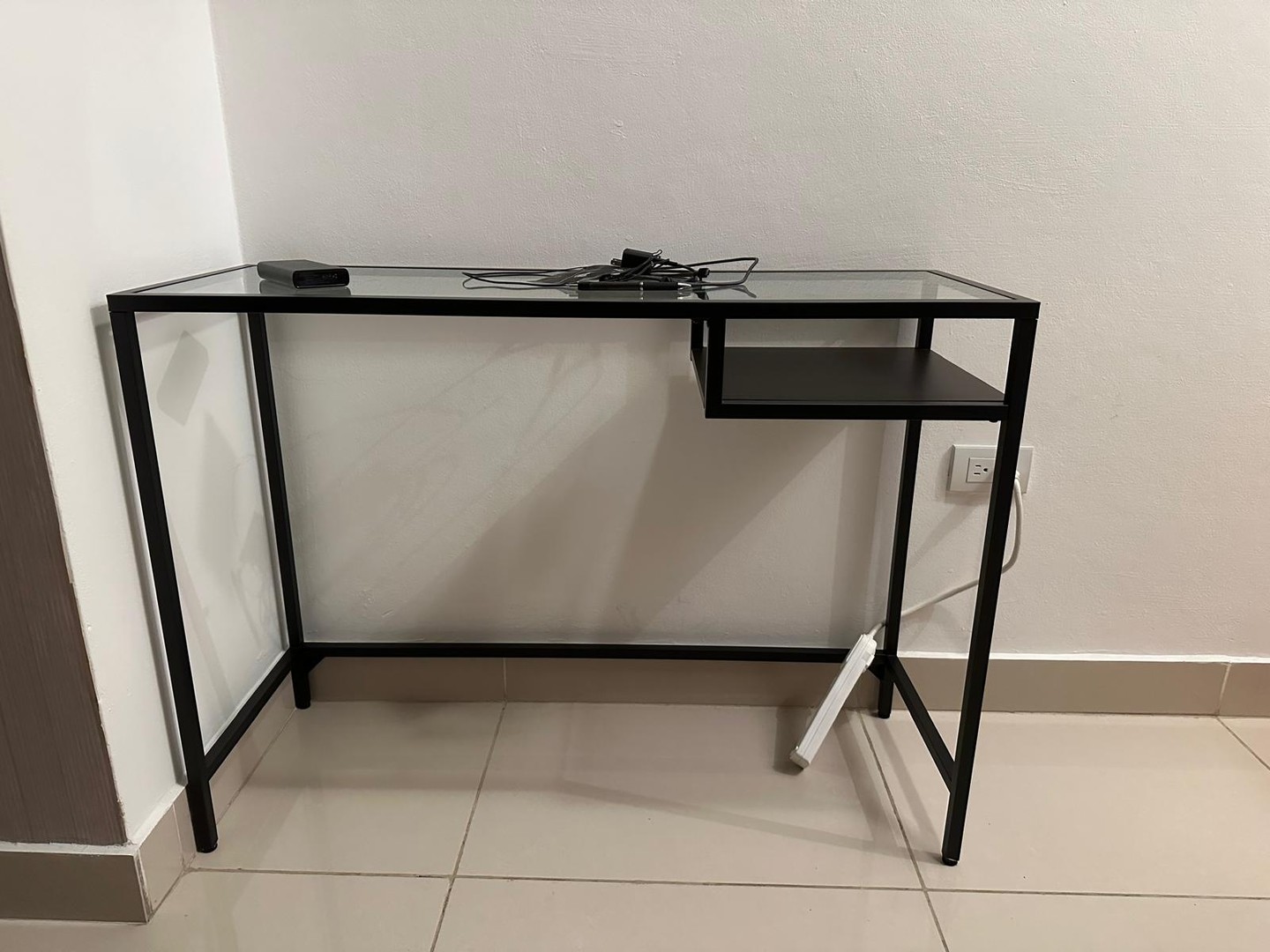 muebles y colchones - Escritorio para laptop, negro/vidrio (consola) 3
