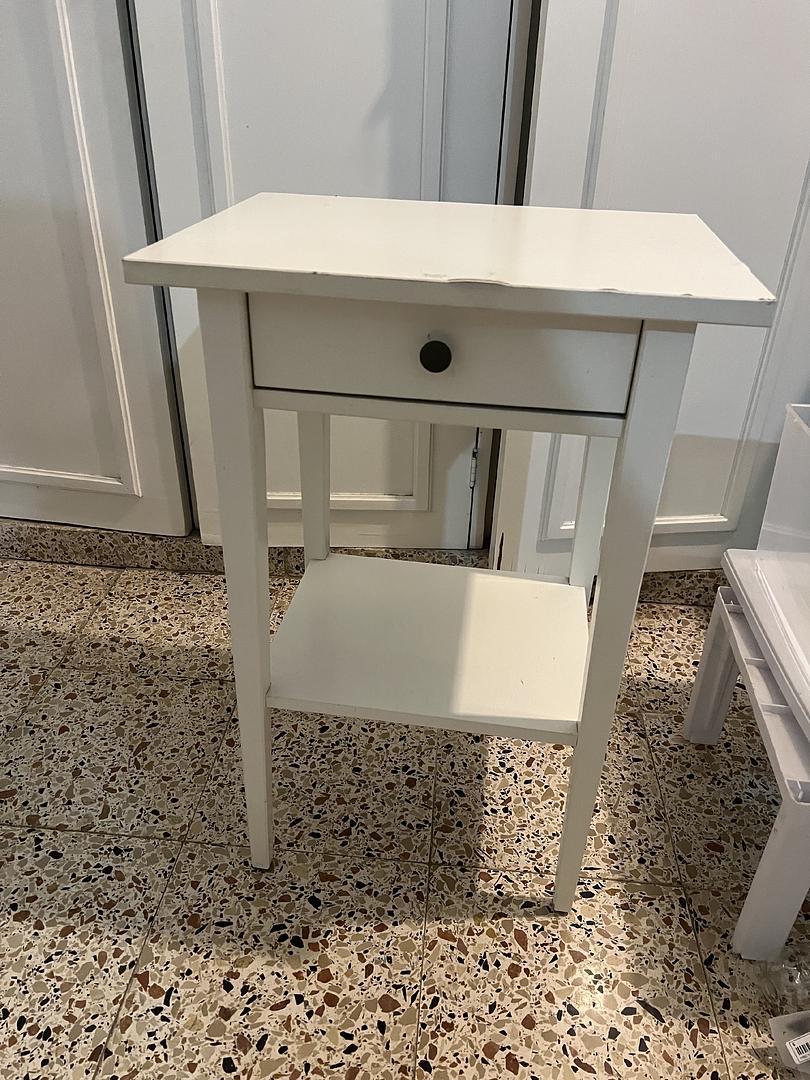 muebles y colchones - Dos mesitas de noche por 4,000 de IKEA  2