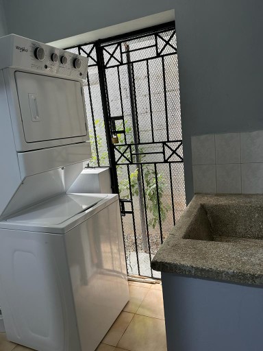 apartamentos - Rento Apto en Gazcue.
---1er nivel.
 8