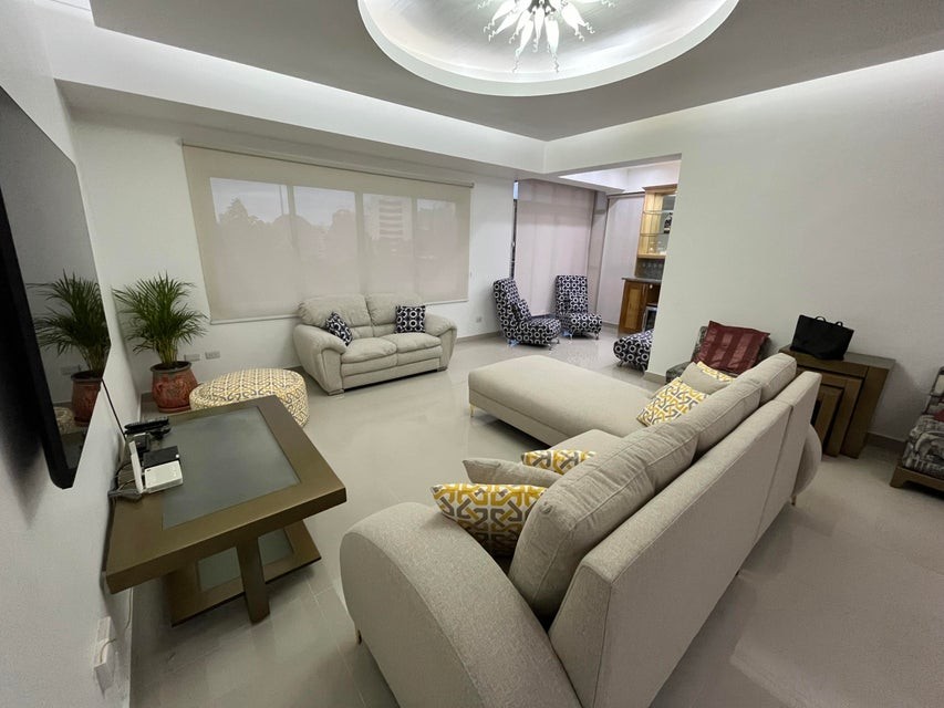 apartamentos - Apartamento en Alquiler Amueblado de Tres Habitaciones 4