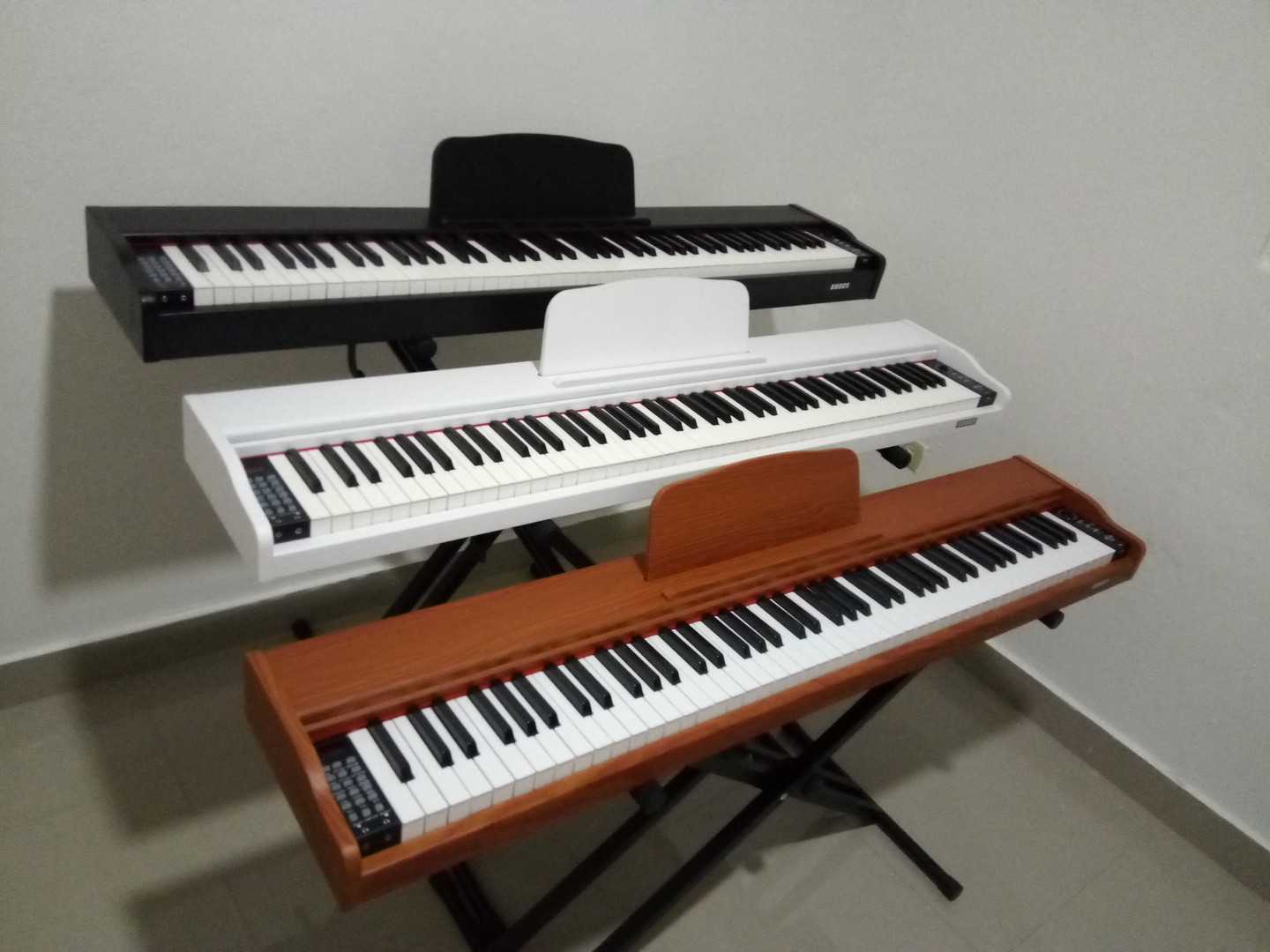 instrumentos musicales - PIANO 7 OCTAVAS 88 TECLAS USB 900 SONIDOS !!!
