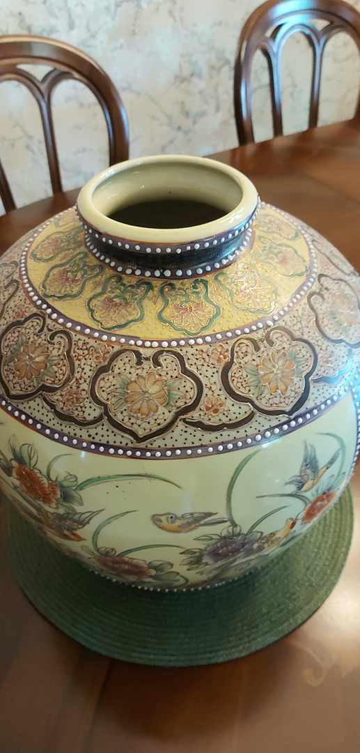 decoración y accesorios - Hermoso jarrón en ceramica pintada en relieve. 14 pulgadas alto x 13  ancho 1