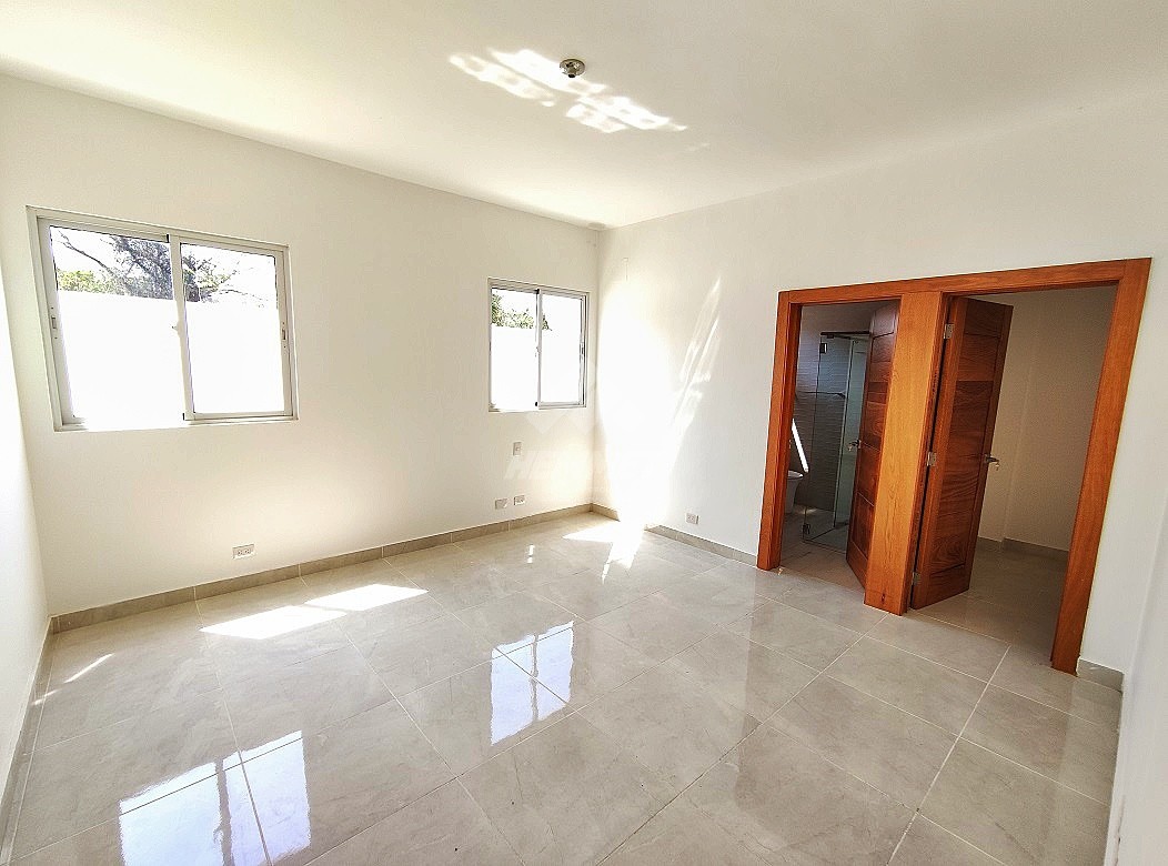 apartamentos - 1ER NIVEL CON 76 MTS2 PATIO PRIVADO Y GYM LOS LAURELES SANTIAGO  5