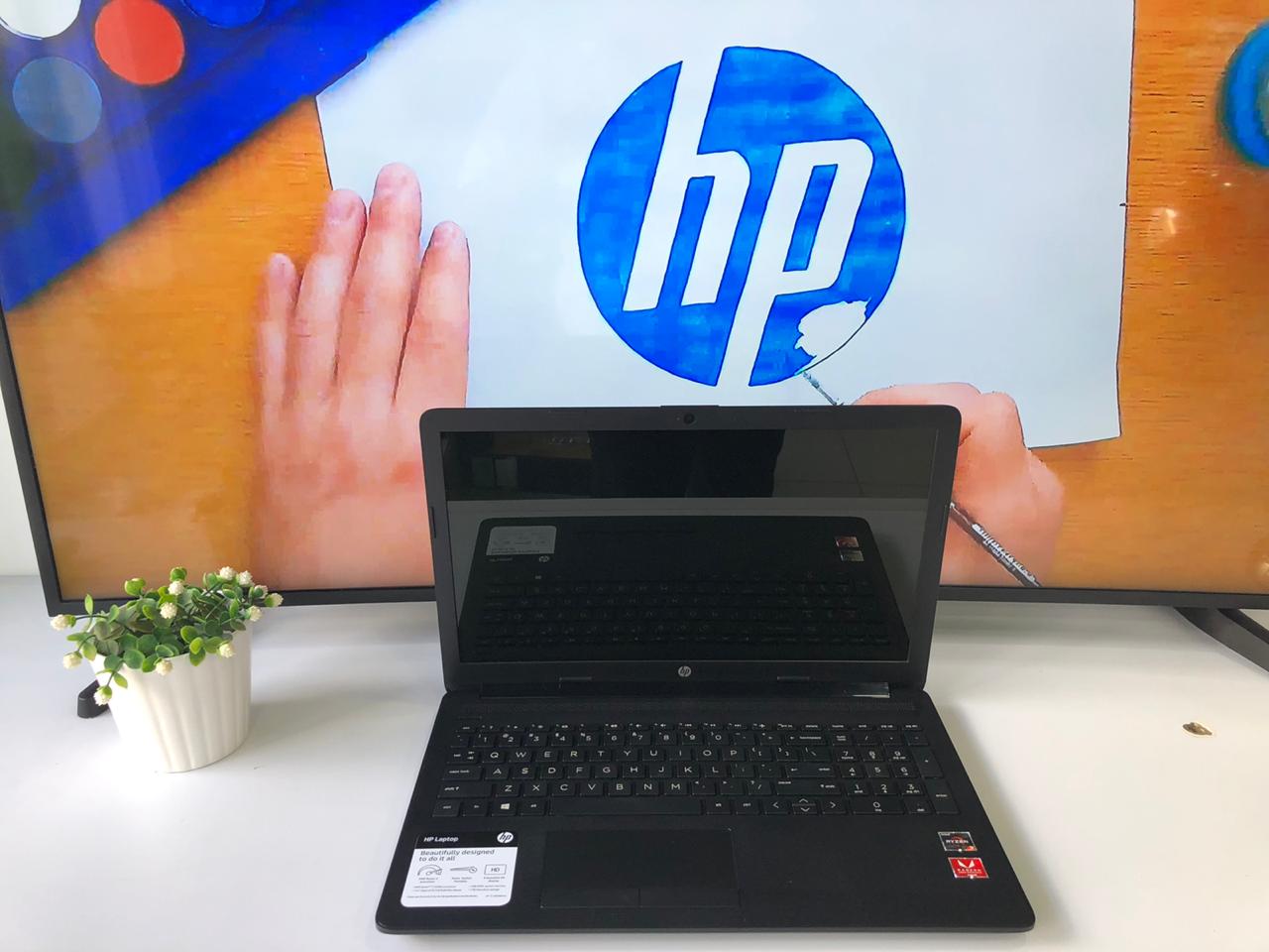 computadoras y laptops - HP Pavilion 15 DB0065WM  AMD  RYZEN 3 2200U 
4GB RAM   
1 TB 