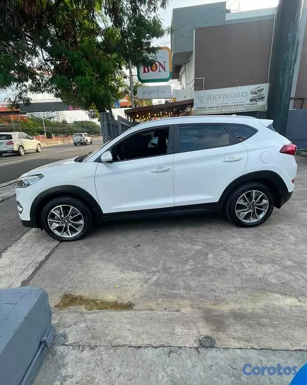jeepetas y camionetas - HYUNDAI TUCSON 2018 5