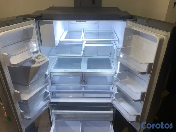 electrodomesticos - nevera Samsung 28 pies 
de 3 puertas poco uso. 
como nueva.   5