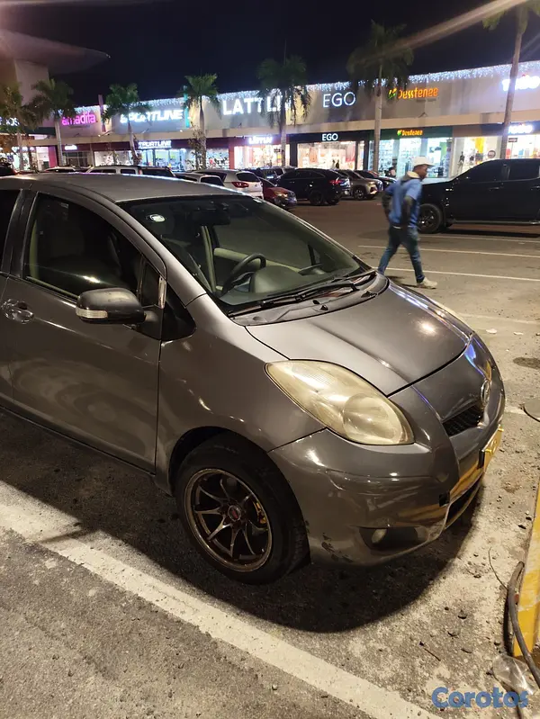 carros - Toyota Vitz 2010 5