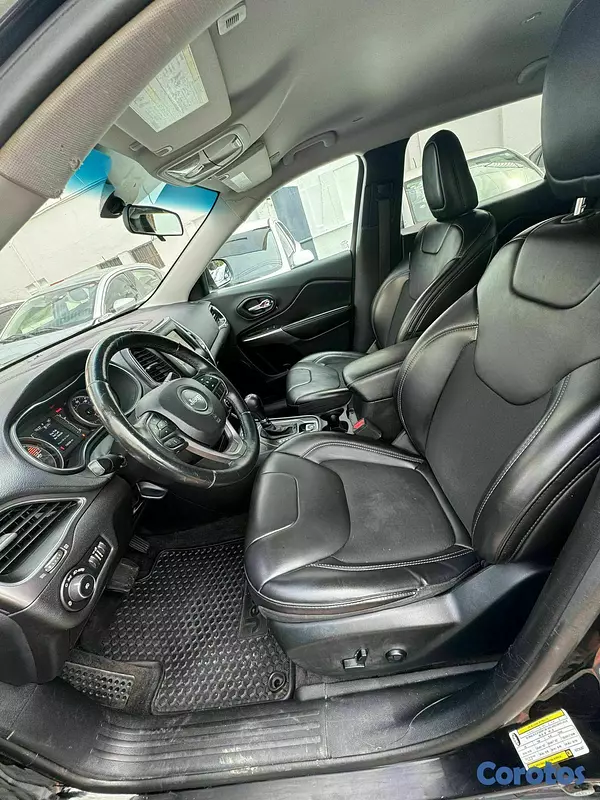 jeepetas y camionetas - Jeep Cherokee Latitude 2019 6