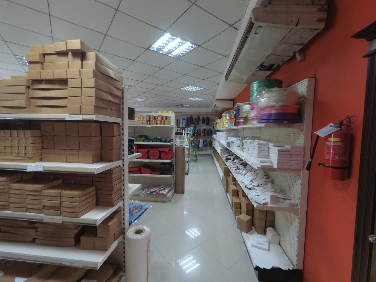 oficinas y locales comerciales - Local comercial  2 niveles en San Carlos 
 5