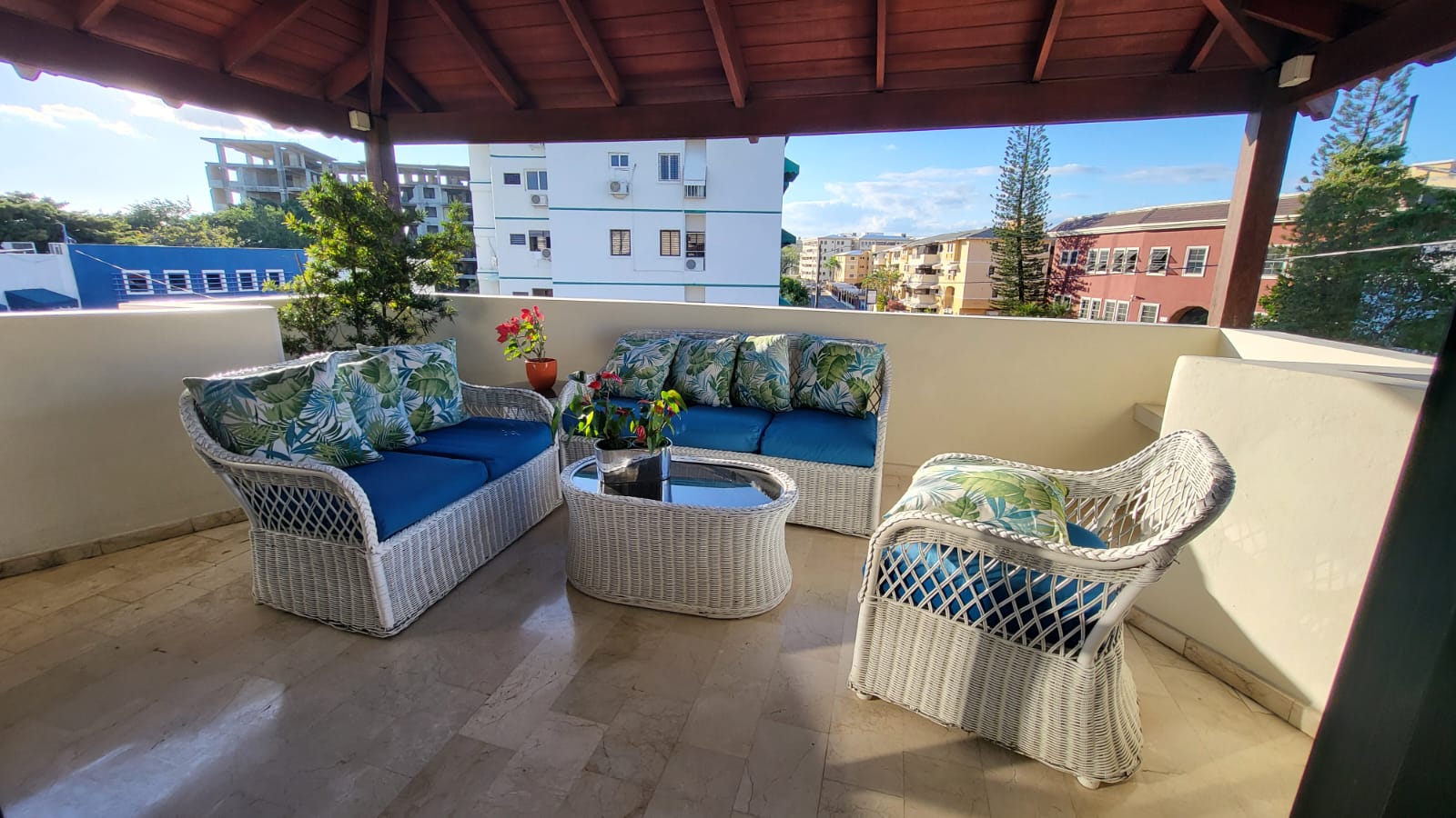 otros inmuebles - Edificio Venta 4 locales,1 penthouse Las Pradera   4