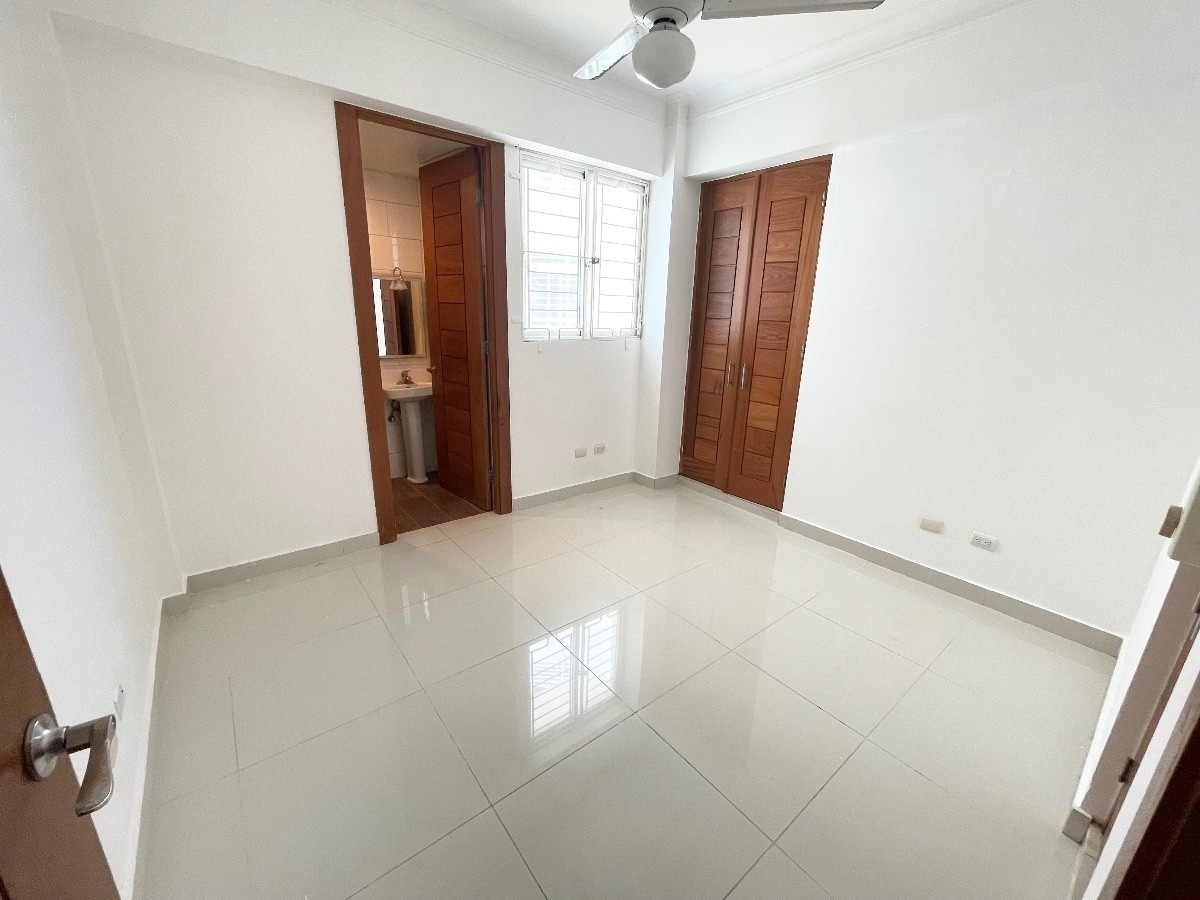 apartamentos - Apartamento en Venta en Renacimiento U$S255,000


 Amplio y con Locker
 3