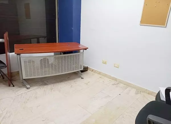 oficinas y locales comerciales - Local en los prados  2