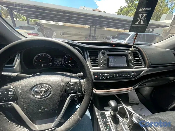 jeepetas y camionetas - Toyota higlander le 2015 5