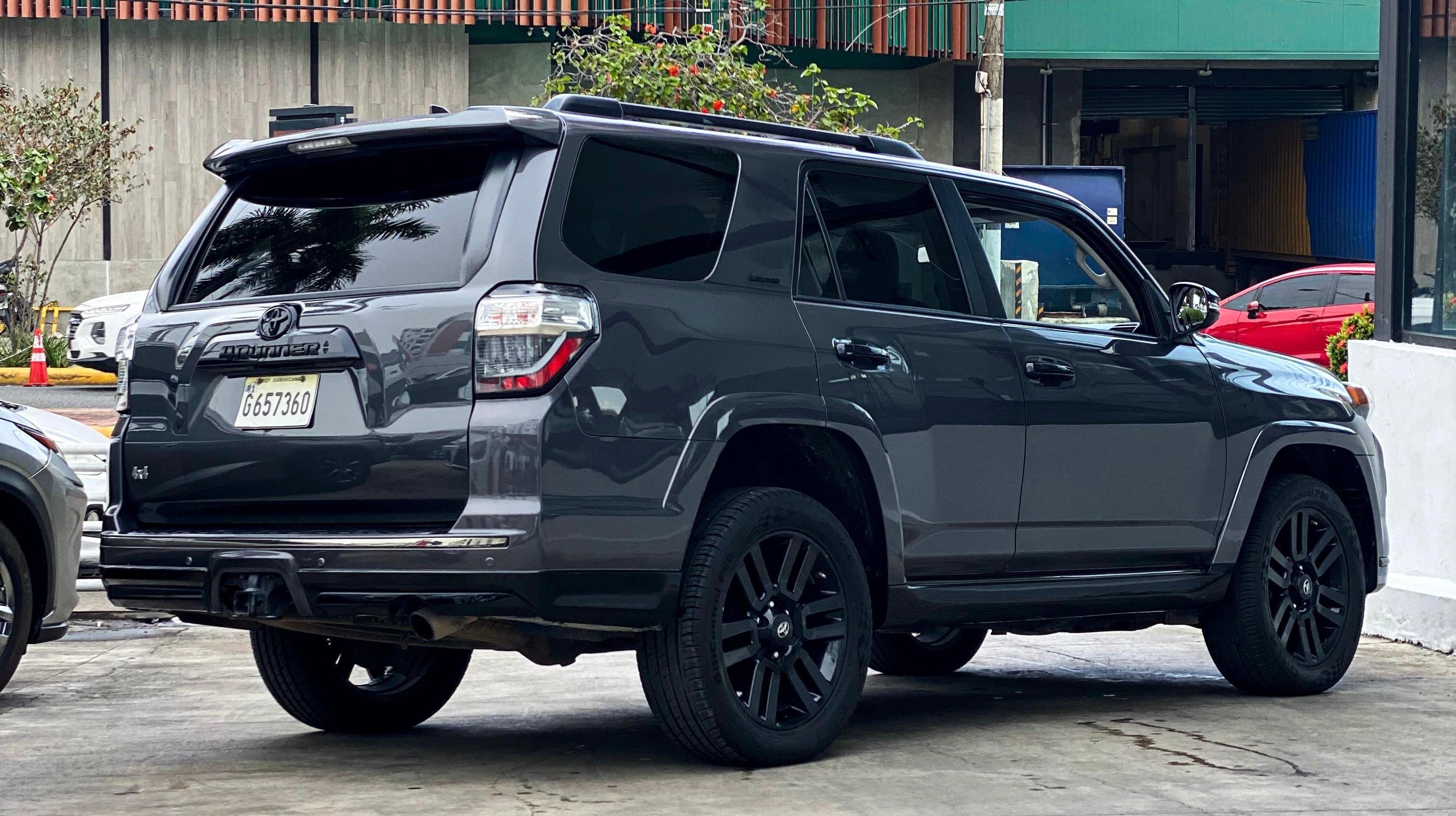 jeepetas y camionetas - Toyota 4Runner SR5 4WD 2019 NO IMPORTA EL CRÉDITO  1