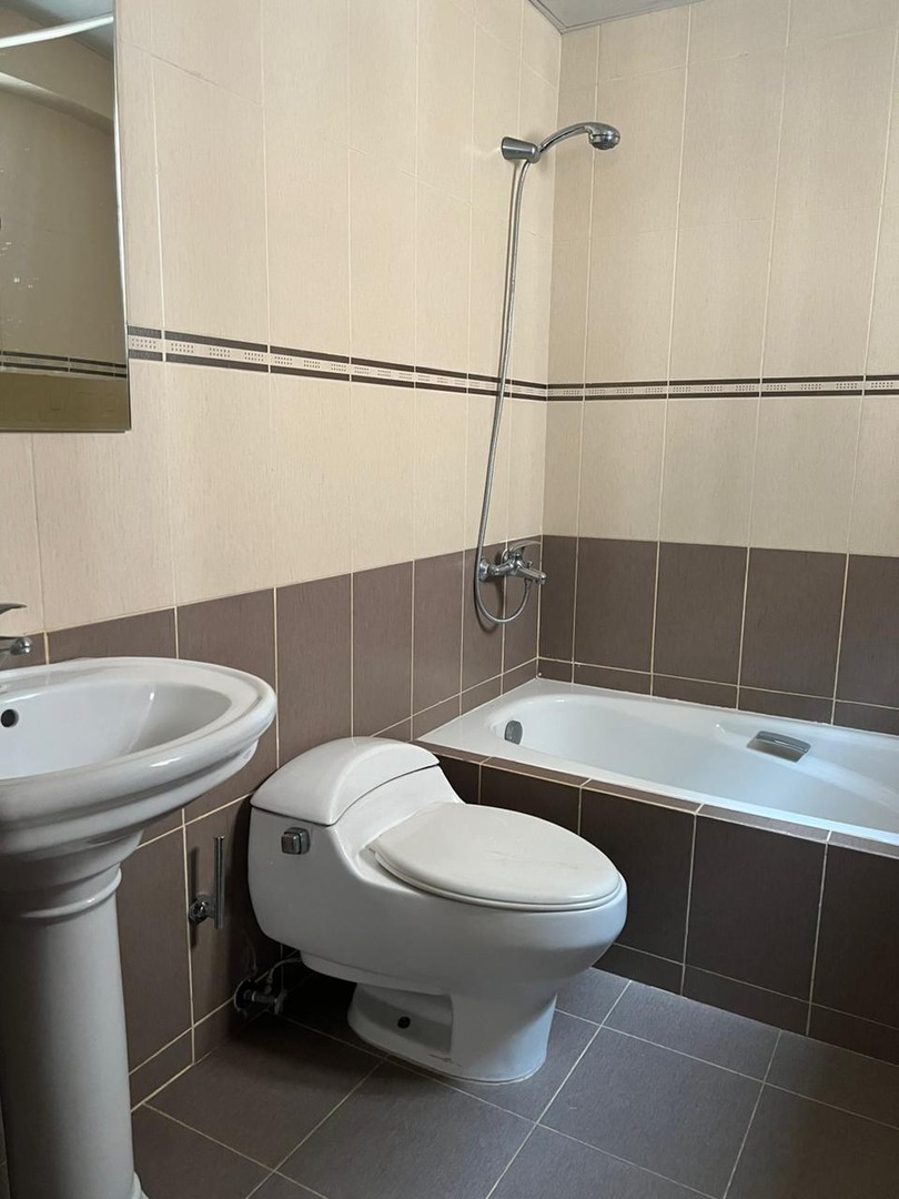 apartamentos - Se vende espacioso apartamento en Evaristo Morales 6