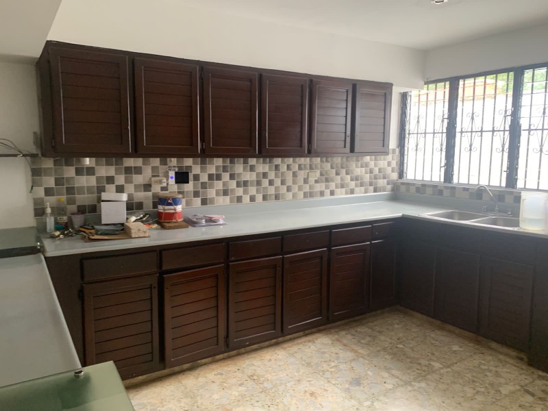 casas - Casa con patio grande cerca de todo muy bien ubicada  6
