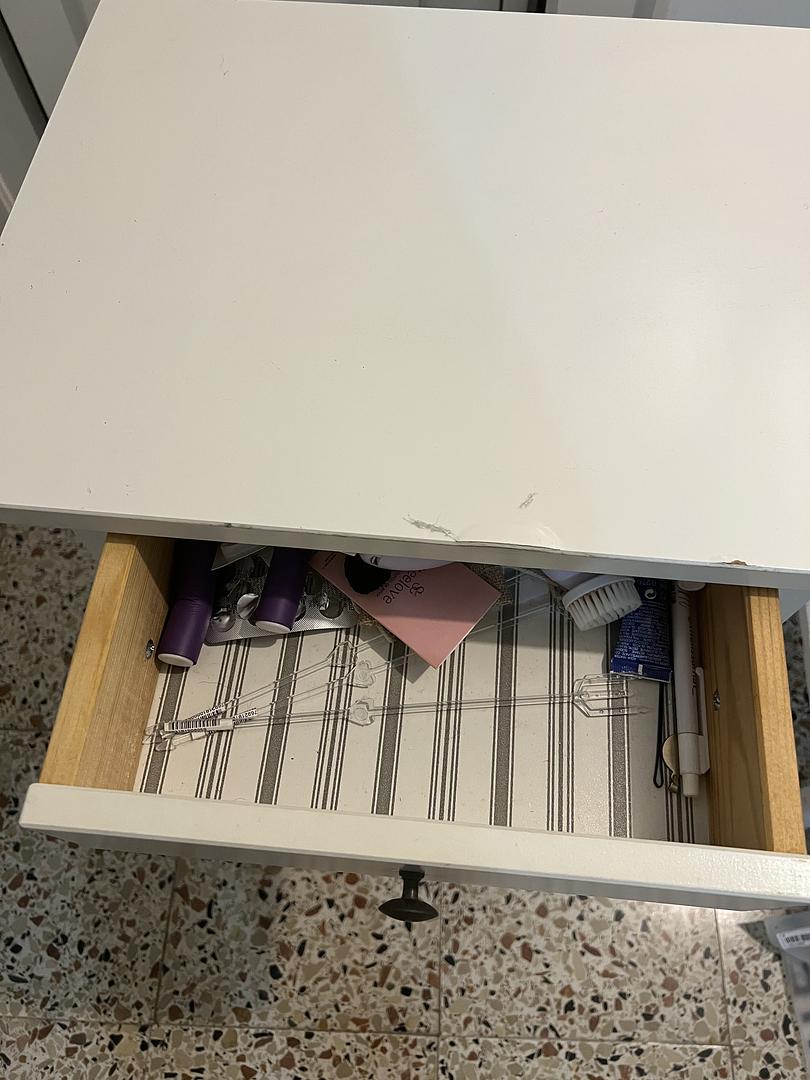 muebles y colchones - Dos mesitas de noche por 4,000 de IKEA  3
